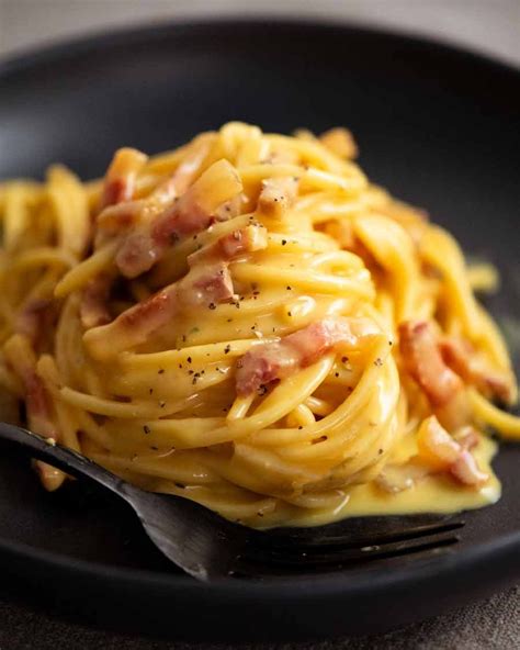 How to Make Authentic Carbonara .